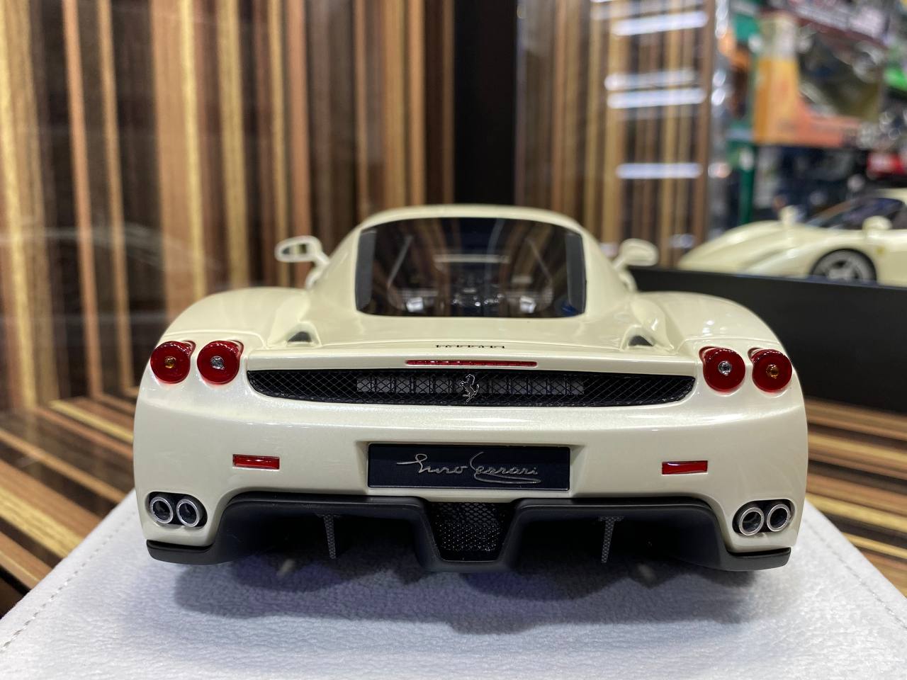 GAVIN Ferrari Enzo - White (1/18 Resin Model)|Sold in Dturman.com Dubai UAE.