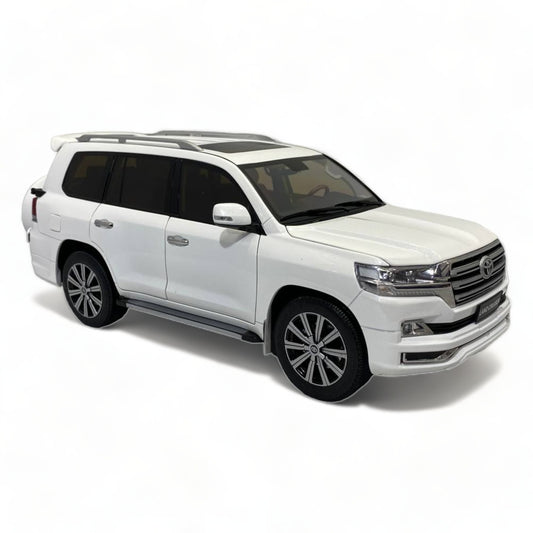 Kengfai Model Toyota Land Cruiser 200 - 1/18 Diecast, White/Brown Interior|Sold in Dturman.com Dubai UAE.