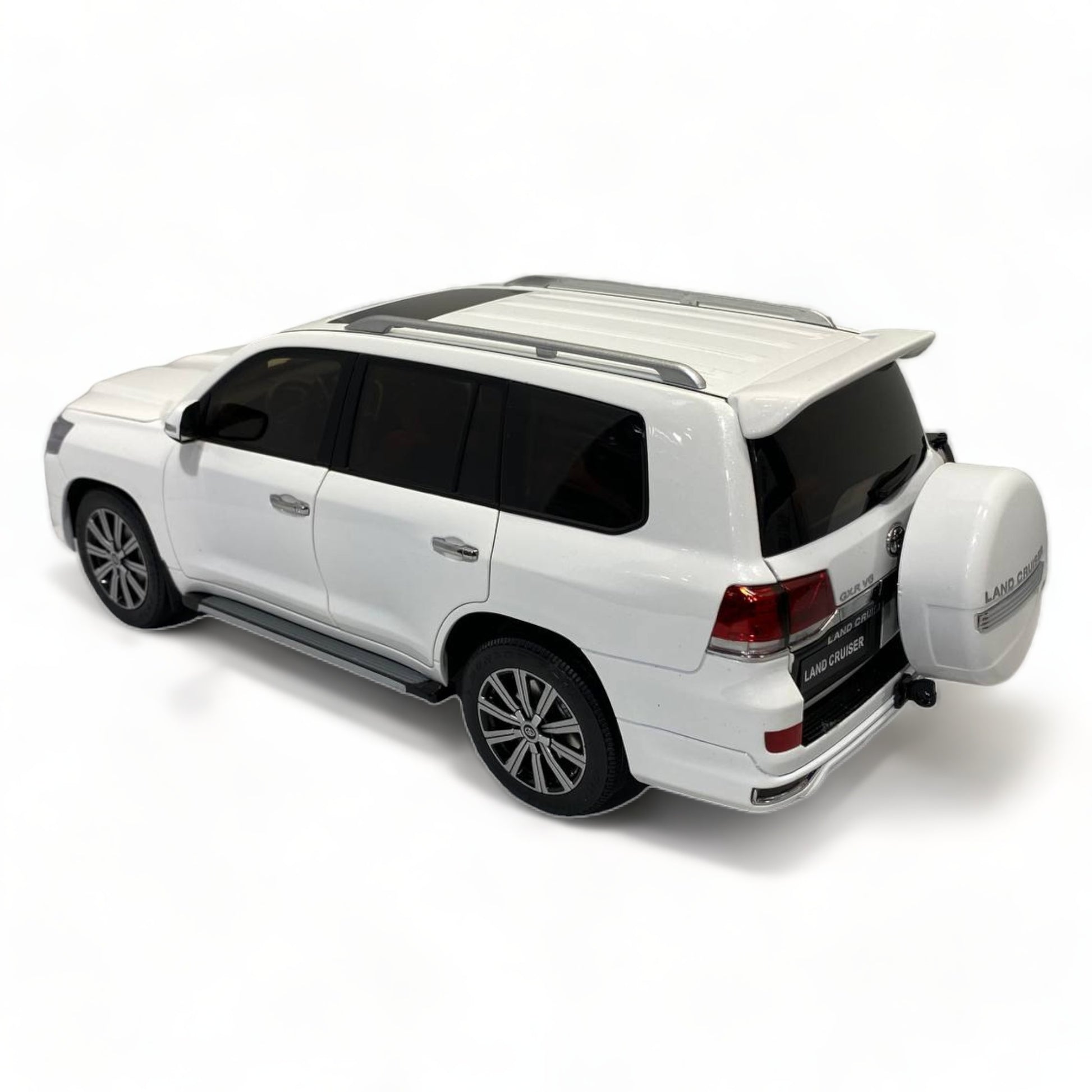 Kengfai Model Toyota Land Cruiser 200 - 1/18 Diecast, White/Brown Interior|Sold in Dturman.com Dubai UAE.