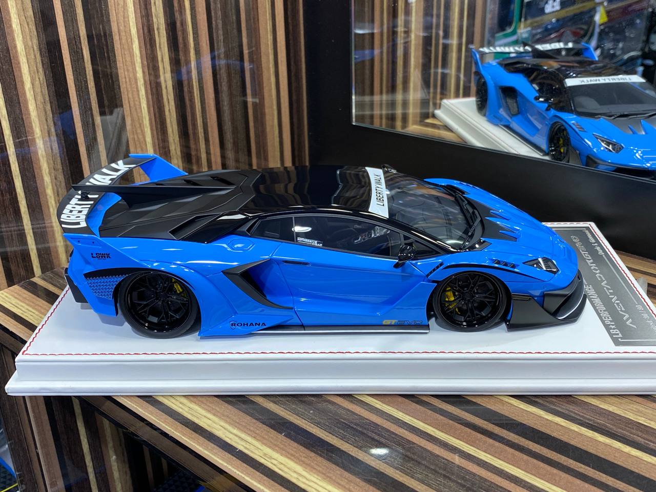 Davis & Giovanni Lamborghini AVENTADOR GT EVO - 1/18 Resin Model Blue|Sold in Dturman.com Dubai UAE.