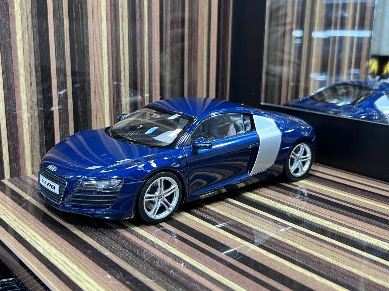 1/18 Diecast Audi R8 Kyosho Scale Model Car