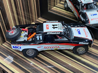 1/18 Diecast Toyota Trophy Truck #11 White & Black AutoArt Scale Model Car