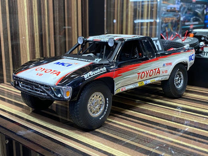 1/18 Diecast Toyota Trophy Truck #11 White & Black AutoArt Scale Model Car