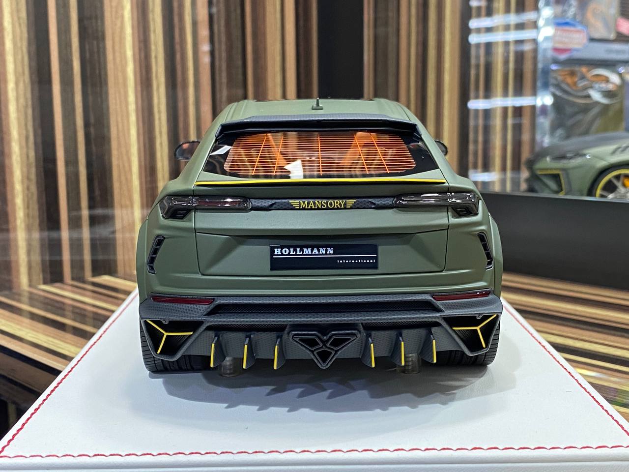 1/18 Resin Lamborghini Urus MANSORY Dark Green by Davis & Giovanni –  dturman.com