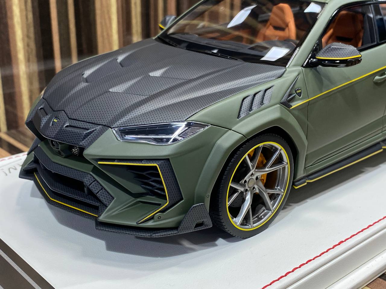 1/18 Resin Lamborghini Urus MANSORY Dark Green by Davis & Giovanni –  dturman.com