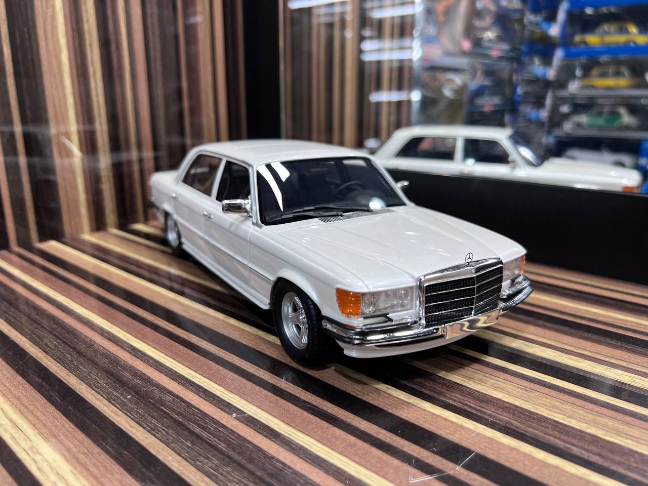 1/18 Diecast Mercedes-Benz 450 SEL 6.9 AMG White IVY Models Scale Mode –  dturman.com