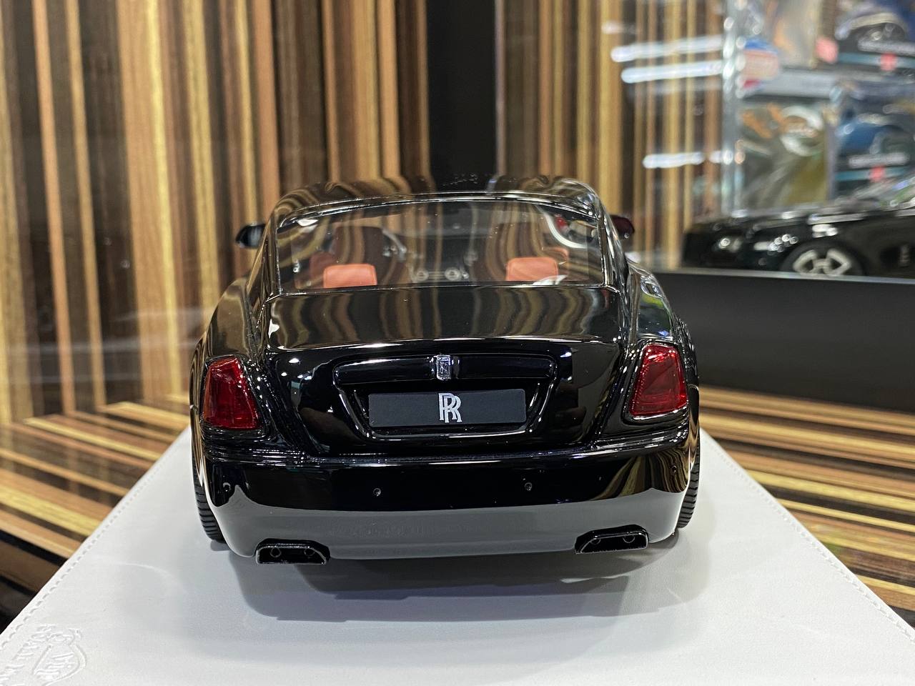 1/18 Rolls-Royce Wraith Black by VIP Models|Sold in Dturman.com Dubai UAE.