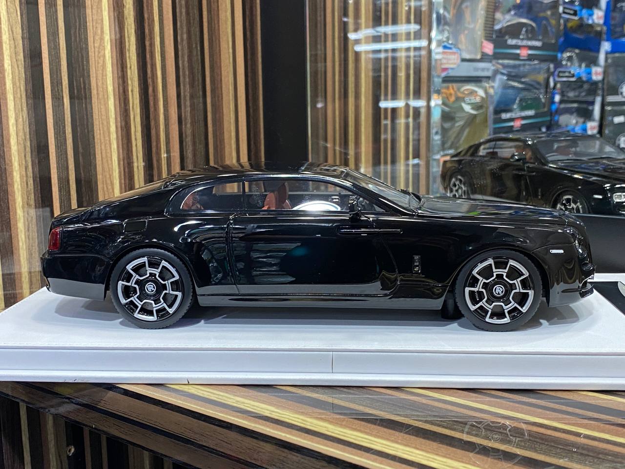 1/18 Rolls-Royce Wraith Black by VIP Models|Sold in Dturman.com Dubai UAE.