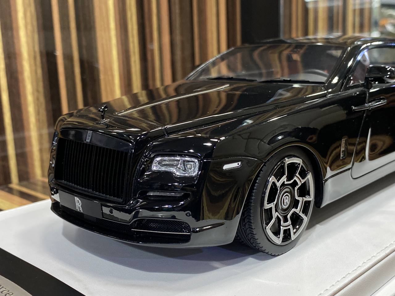 1/18 Rolls-Royce Wraith Black by VIP Models|Sold in Dturman.com Dubai UAE.