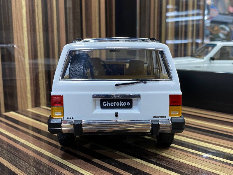 1/18 Jeep 1985 Cherokee White Model Car|Sold in Dturman.com Dubai UAE.