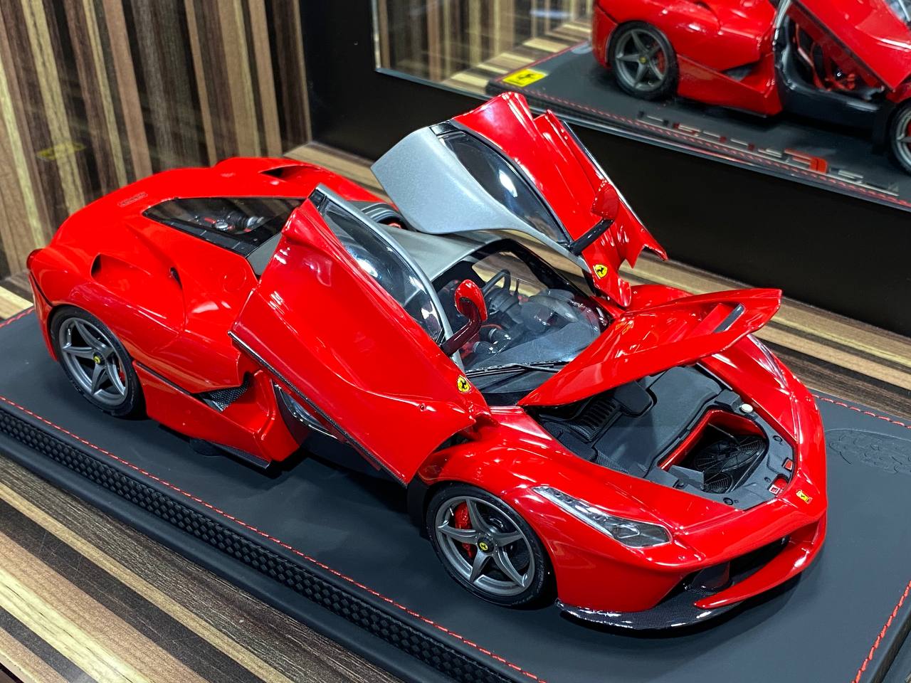 1/18 Diecast Ferrari LaFerrari Rosso Corsa 322 BBR Scale Model Car - Diecast model car by dturman.com - BBR|Sold in Dturman.com Dubai UAE.