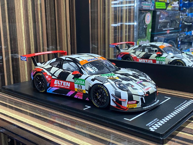 Porsche 911 GT2 RS 991.2 Minichamps|Sold in Dturman.com Dubai UAE.