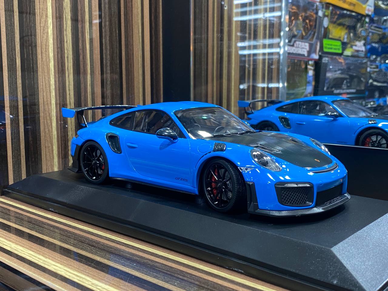 Porsche 911 GT2 RS 2018 Minichamps|Sold in Dturman.com Dubai UAE.