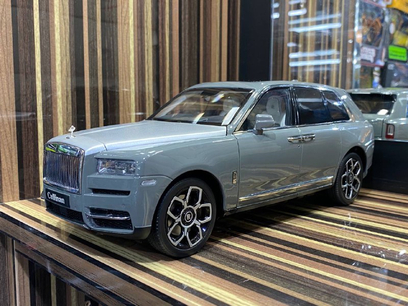 1/18 Diecast Miniature Rolls-Royce Cullinan Grey Silver Rolls Royce Mo –  dturman.com