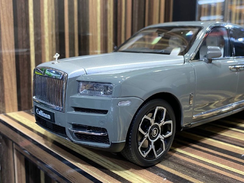 1/18 Diecast Miniature Rolls-Royce Cullinan Grey Silver Rolls Royce Motor Cars Model Car|Sold in Dturman.com Dubai UAE.