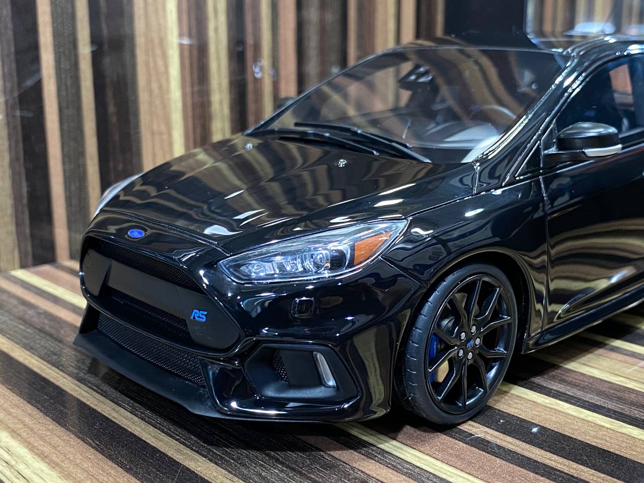 1/18 Ford Focus RS MK3 Tuning Otto