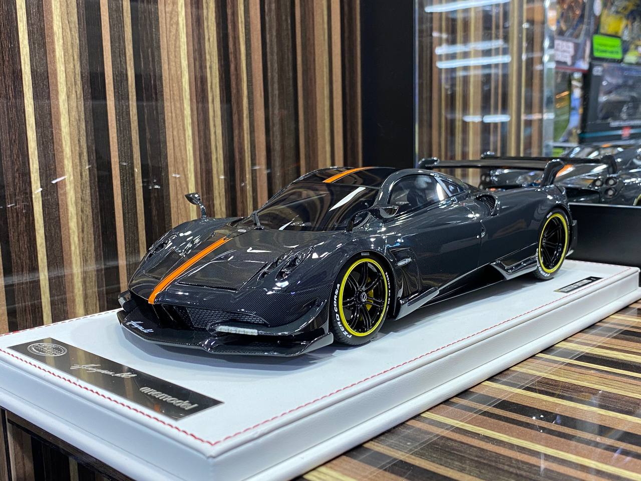 1:18 Pagani selling Huayra