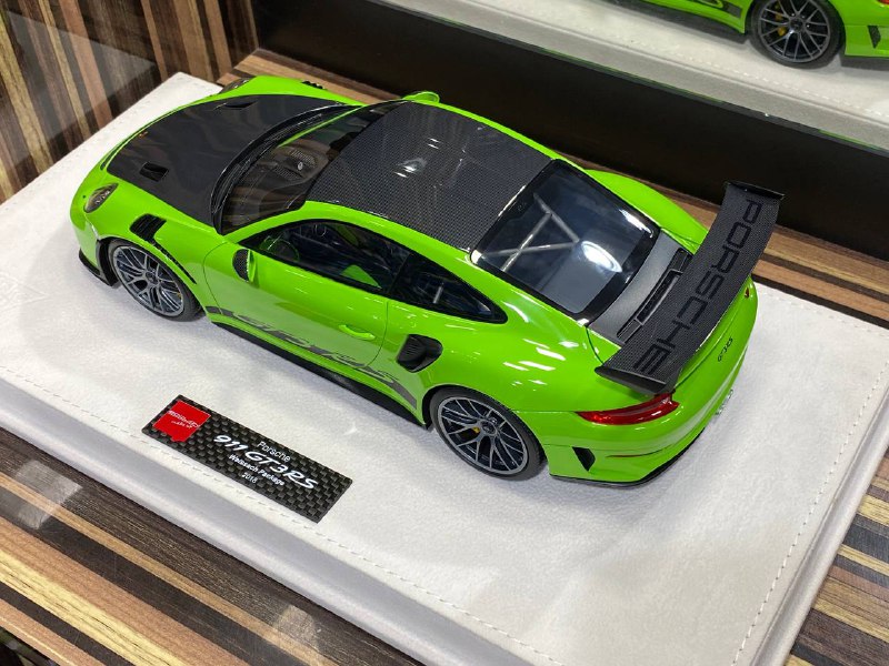 1/18 Porsche 911 GT3 RS 2018 Lizard Green Make Up|Sold in Dturman.com Dubai UAE.