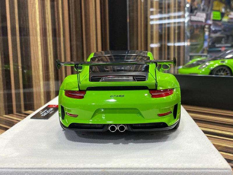 1/18 Porsche 911 GT3 RS 2018 Lizard Green Make Up|Sold in Dturman.com Dubai UAE.