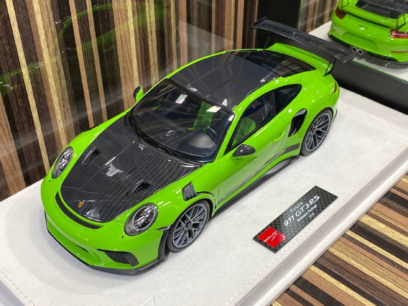 1/18 Porsche 911 GT3 RS 2018 Lizard Green Make Up|Sold in Dturman.com Dubai UAE.