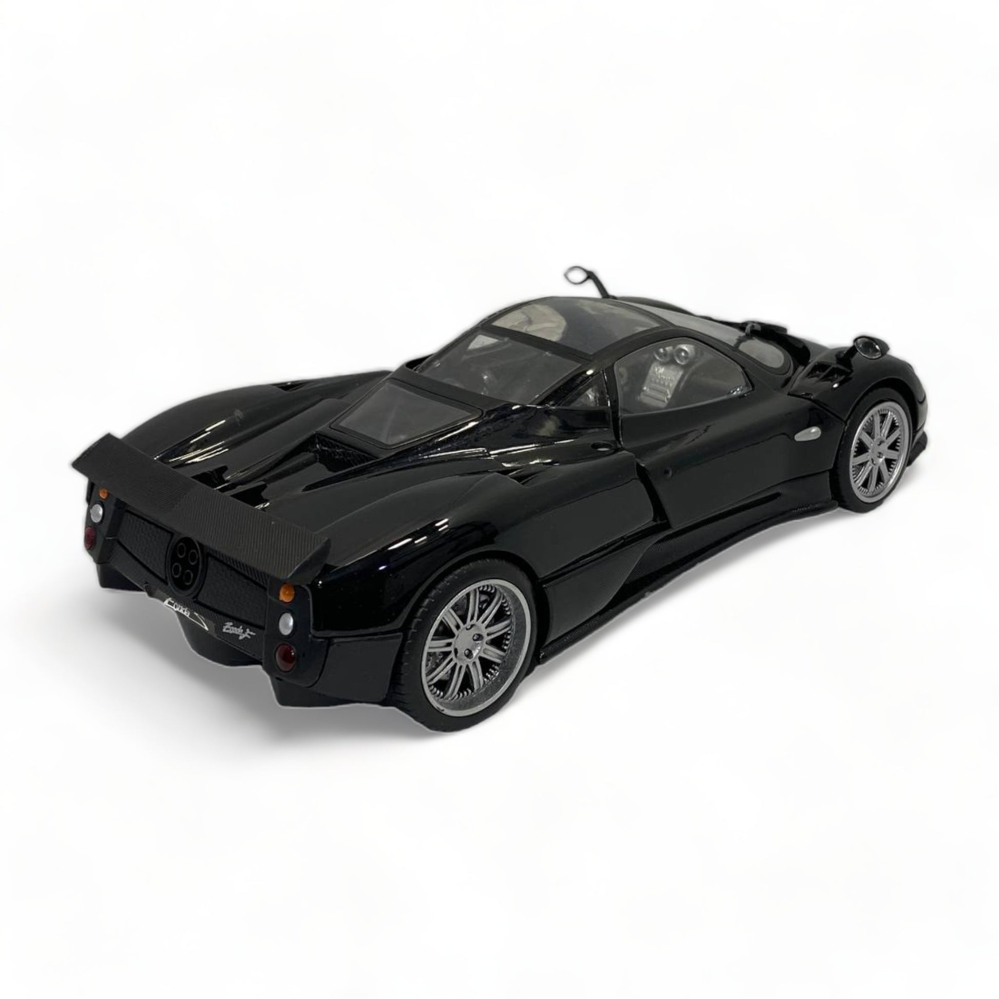 Motor Max Pagani ZONDA F BLACK 1/18|Sold in Dturman.com Dubai UAE.