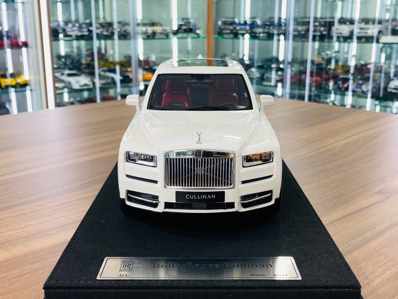 GL Models Rolls-Royce Cullinan - 1/18 Resin Model, White, Limited to 39 Pieces