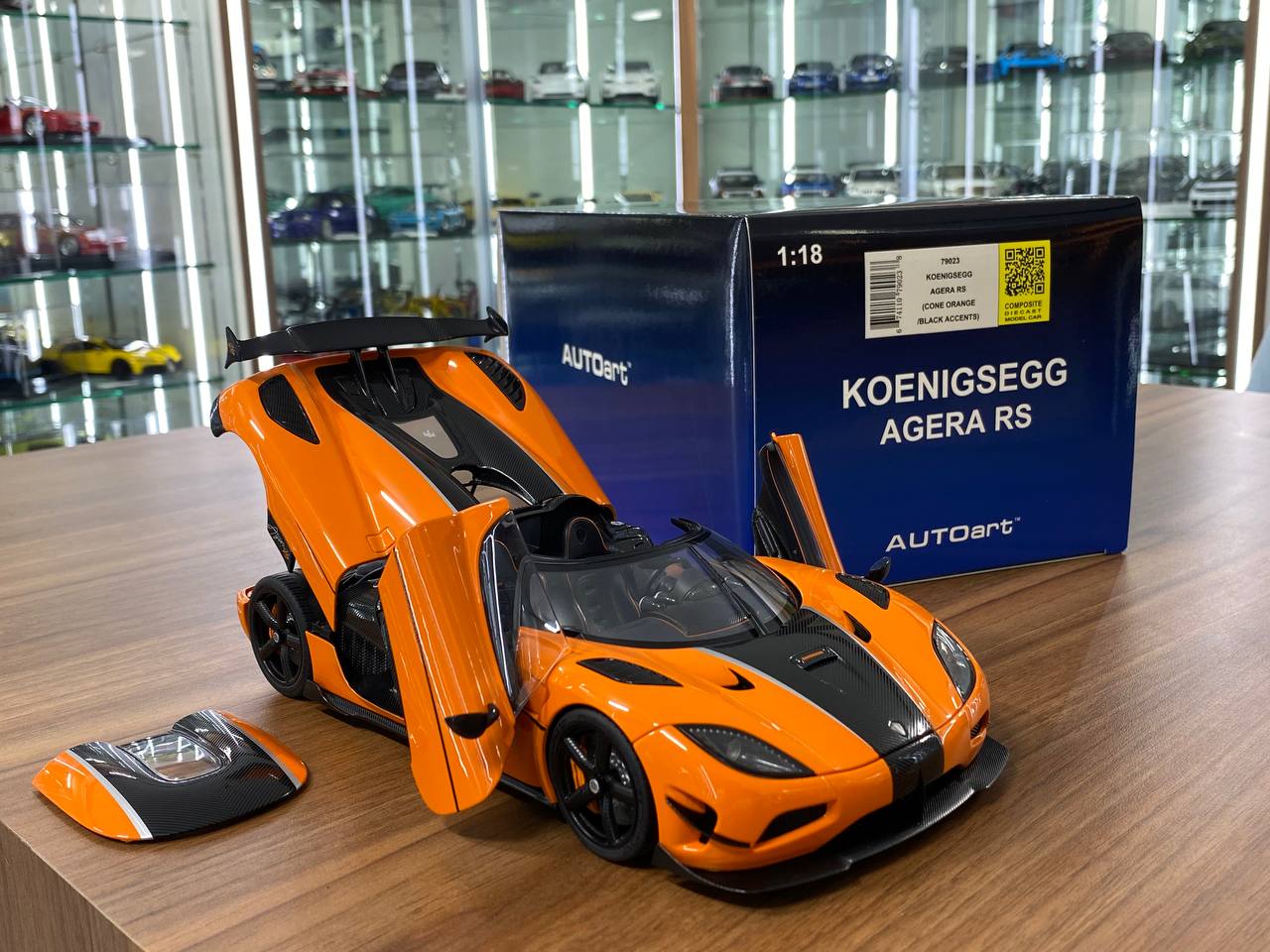 1:18 Diecast Metal Full Opening – AUTOart Koenigsegg Agera RS – Cone Orange / Black Accents