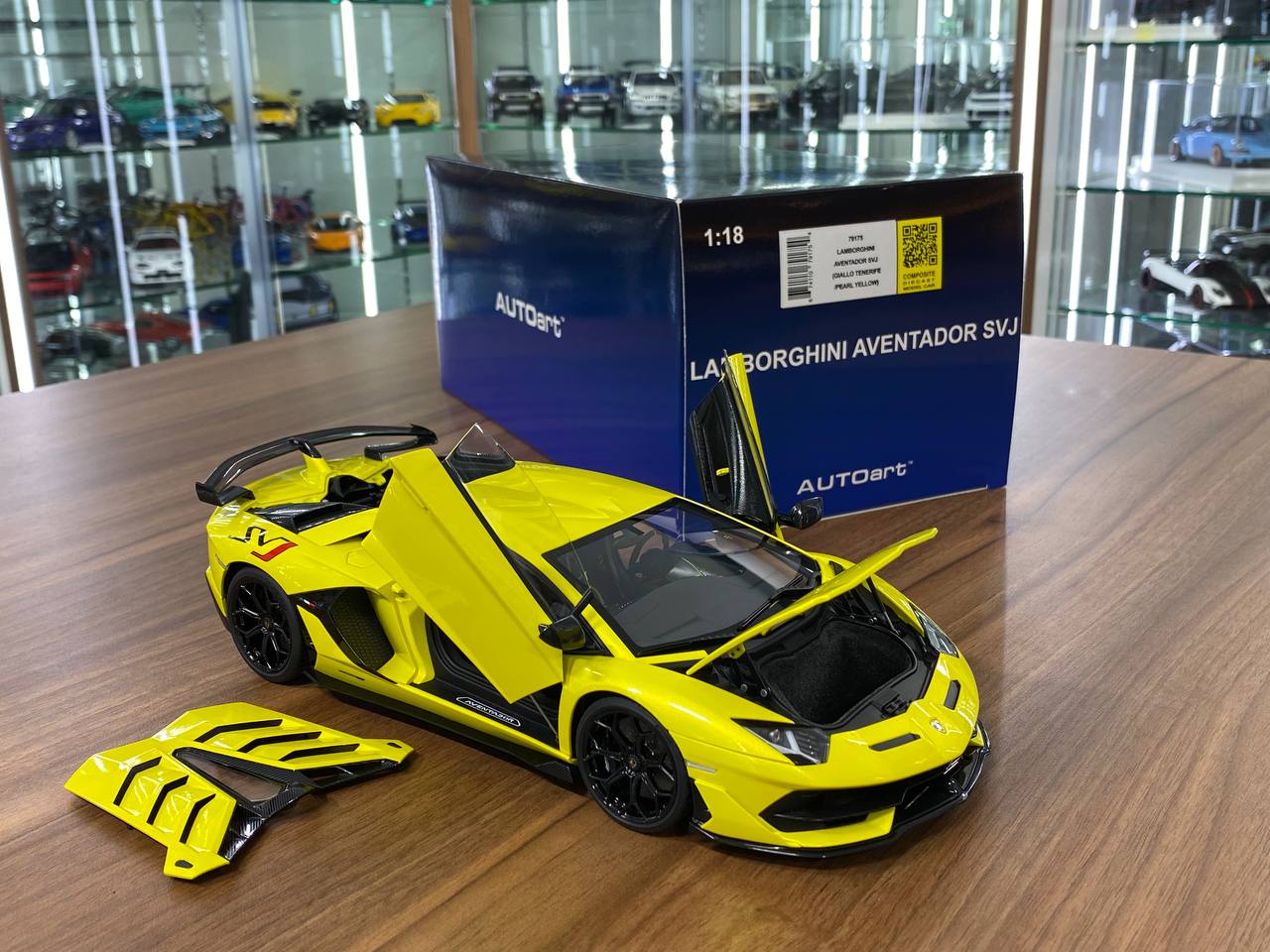 1:18 Diecast Metal AUTOart Lamborghini Aventador SVJ – Giallo Tenerife / Pearl Yellow