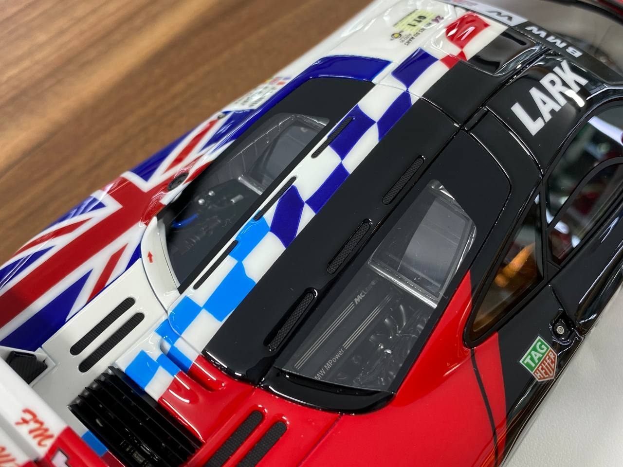 [Extremely RARE] 1:18 Resin Davis & Giovanni McLaren F1 GTR (Fina / Lark Livery) - Limited 1 of 1