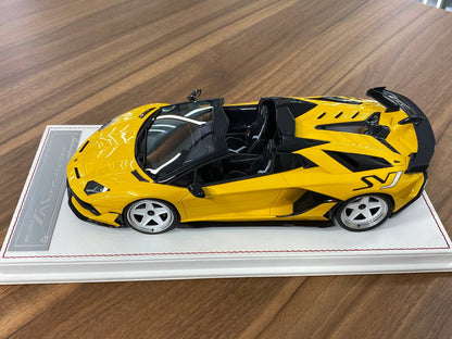 1:18 Resin Model - Davis & Giovanni Lamborghini Aventador SVJ Roadster - Giallo Orion