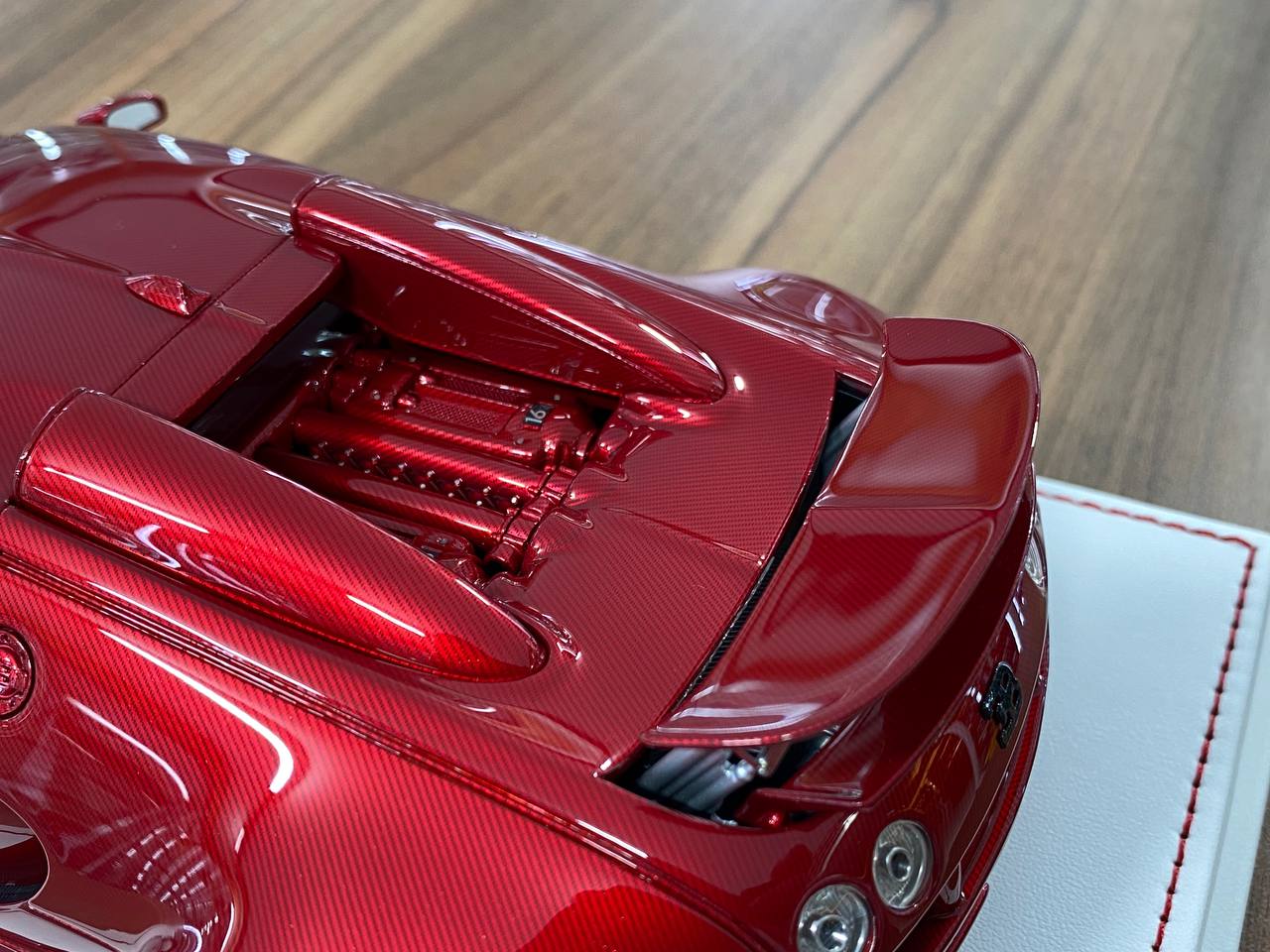 1:18 Resin Model - Bugatti Vincero Mansory by Davis & Giovanni (Red Carbon Fiber)