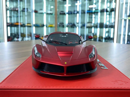 1:18 Resin – BBR Deluxe Ferrari LaFerrari Rosso Fuoco Matt