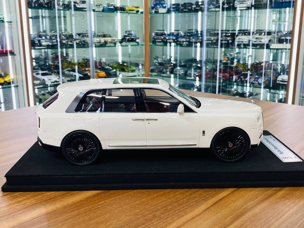 GL Models Rolls-Royce Cullinan - 1/18 Resin Model, White, Limited to 39 Pieces