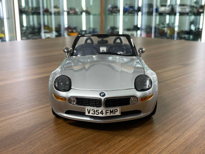 1/18 Diecast BMW Z8 by Kyosho – Full Opening