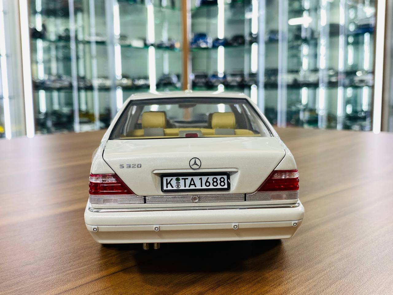 NOREV Mercedes Benz S320 - White (1997, 1/18 Scale)