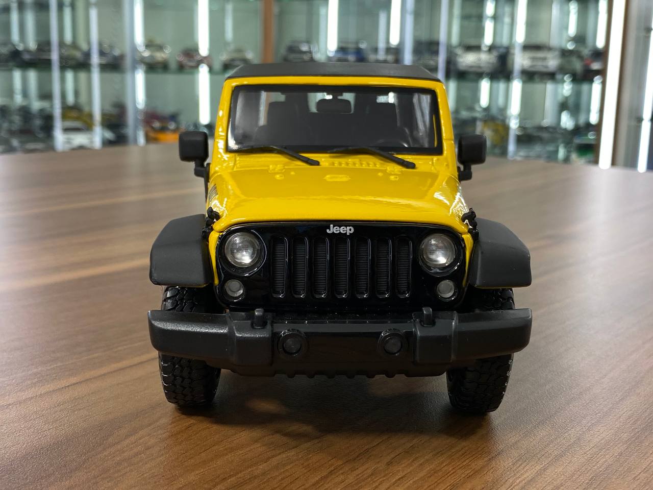 1/18 Diecast Maisto Jeep Wrangler 2014 Yellow