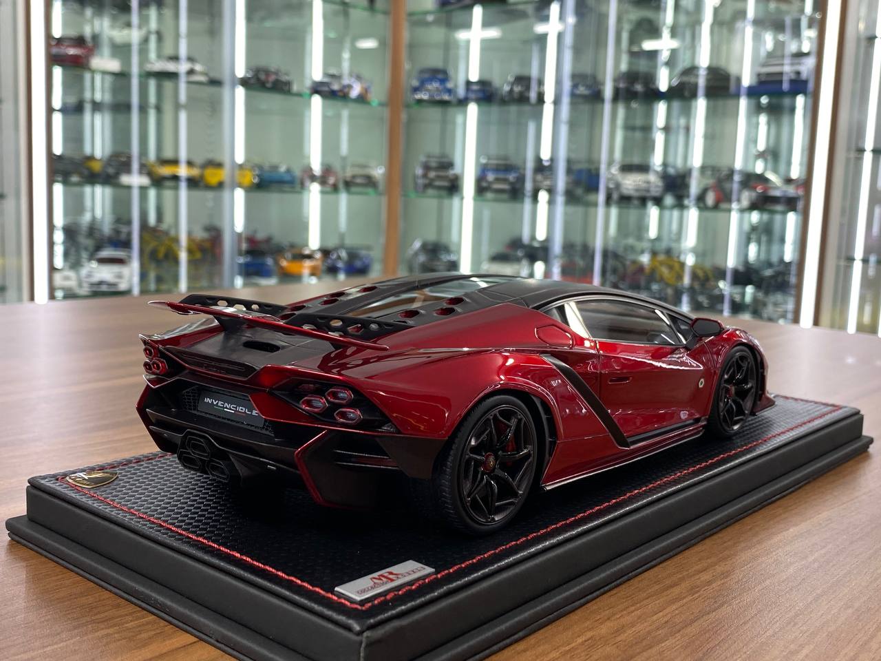 1/18 Resin Model - Lamborghini Invencible by MR Collection (Rosso Efesto)