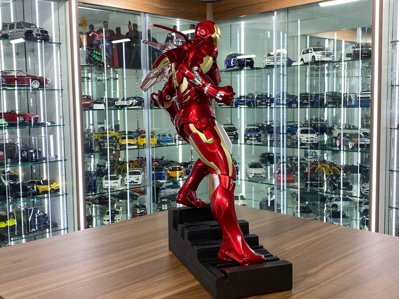 Iron Man Scale Figure