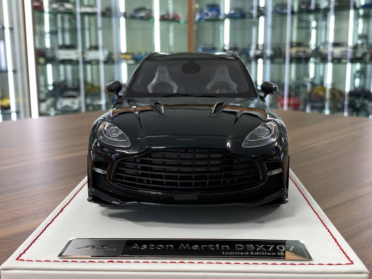 1/18 Resin Model - IVY Model Aston Martin DBX707 (Obsidian Metallic)