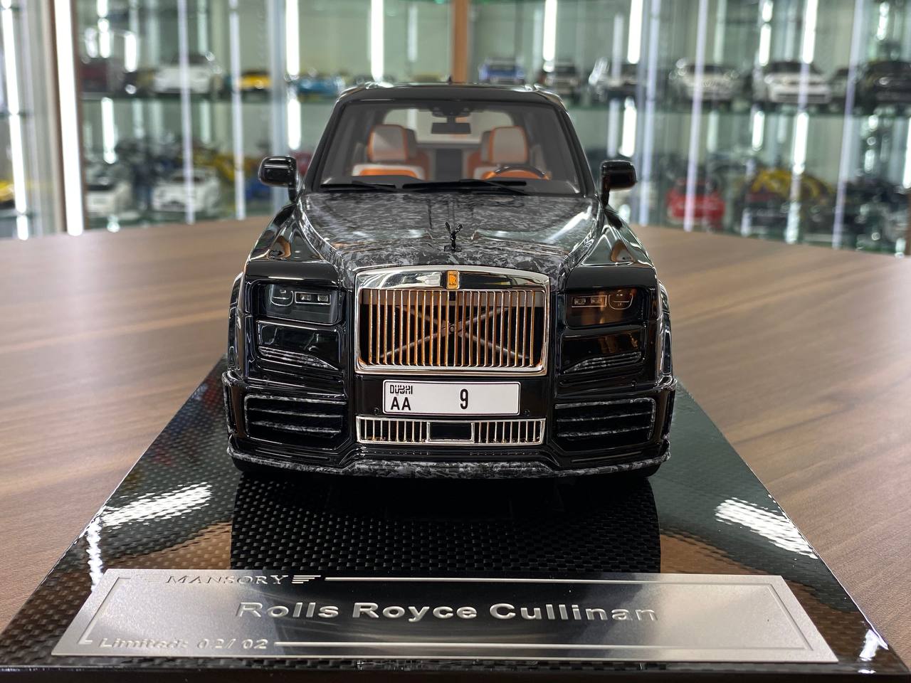 1:8 Resin Model - Custom Works Rolls Royce Cullinan Mansory Black