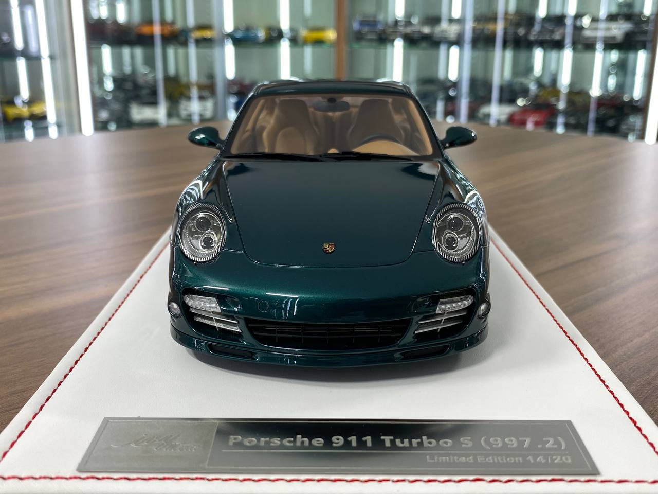 1:18 Resin - Porsche 911 Turbo S (997.2) Dark Green with Brown Interior by Ivy Model