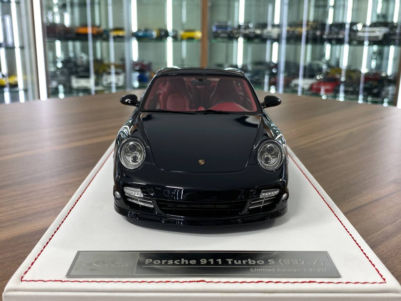 1:18 Resin Porsche 911 Turbo S (997.2) Black with Red Interior Ivy Model