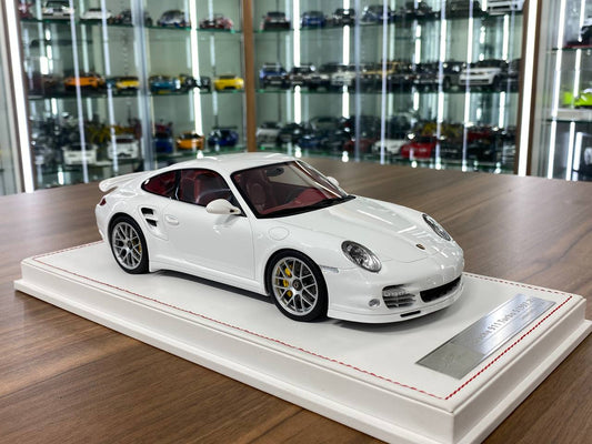 1:18 Resin - Porsche 911 Turbo S (997.2) White Exterior, Red Interior by Ivy Model