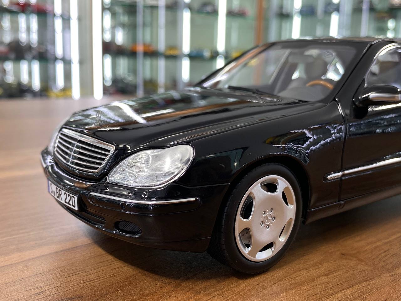 1/18 Diecast Mercedes-Benz S600 Black Norev Scale Model Car