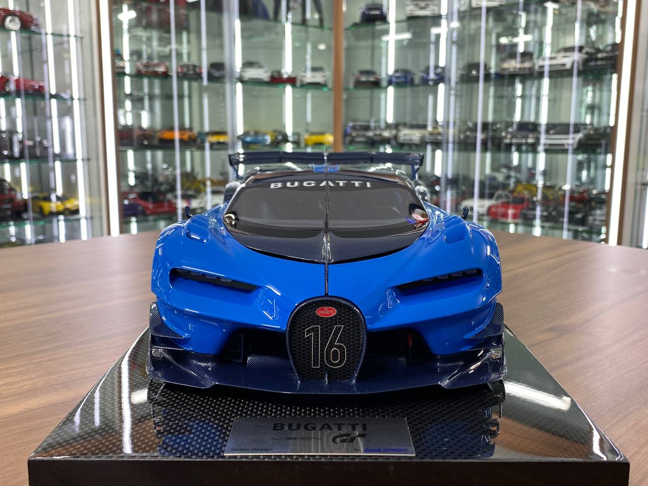 1/12 Resin Model - Bugatti Vision Gran Turismo by Look Smart (Light Blue Sport Racing Carbon)