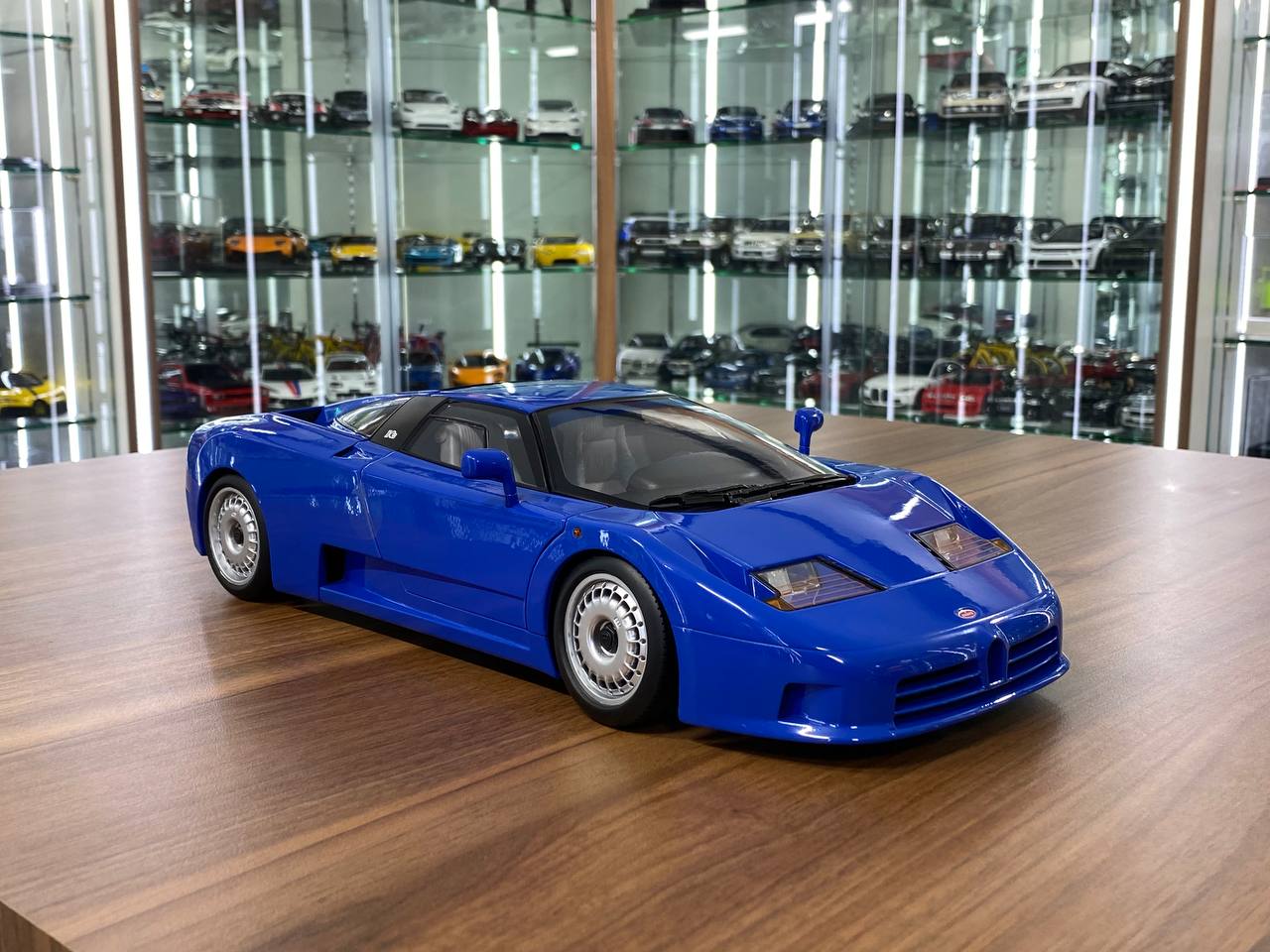 1/12 Diecast Full opening KK Scale Bugatti EB 110 Blue