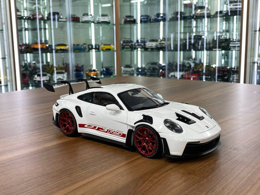 1:18 Diecast  Minichamps Porsche 911 (992) GT3 RS 2022 Weissach Paket in White