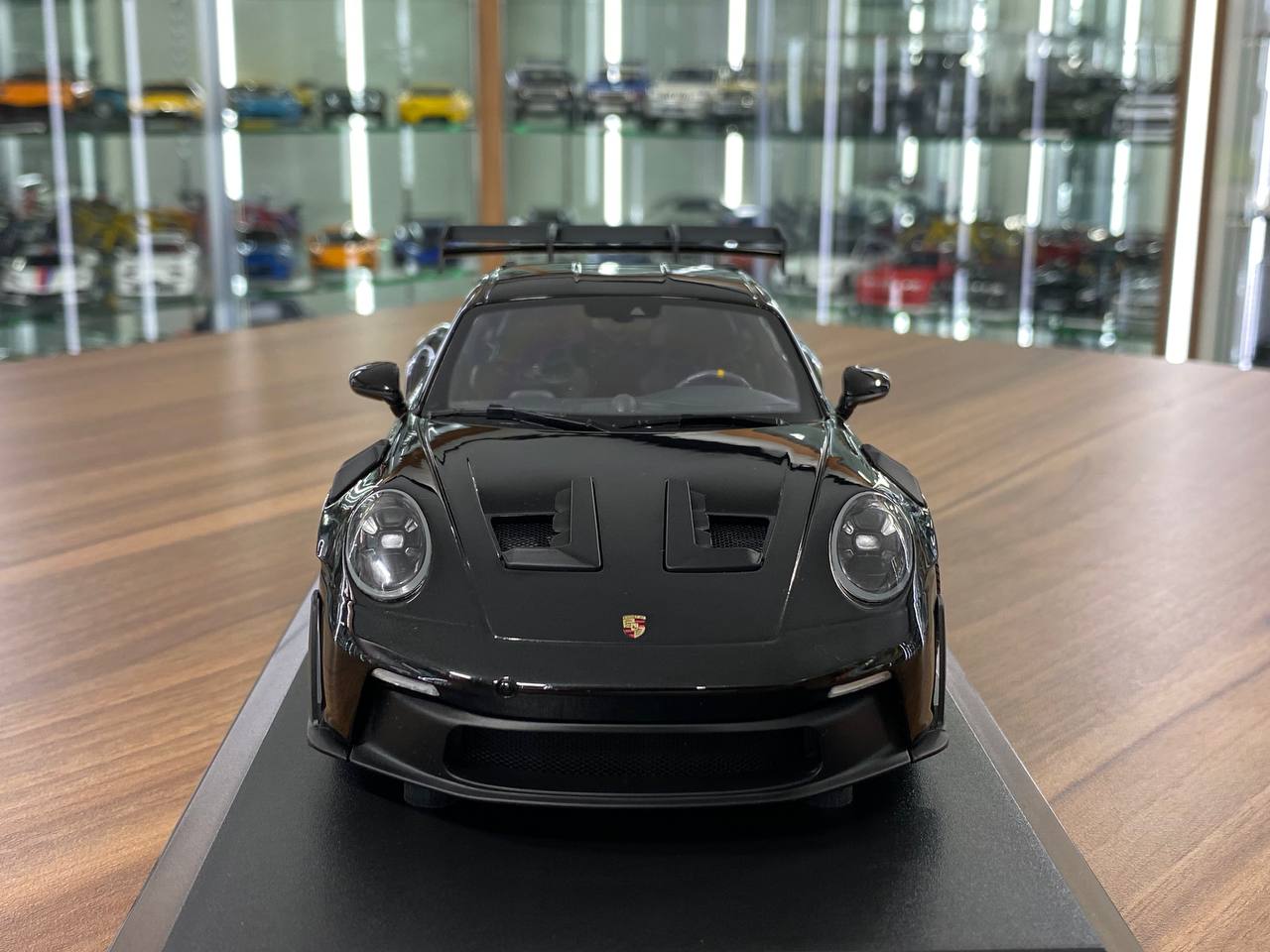 1:18 Diecast – Minichamps Porsche 911 (992) GT3 RS (2023) in Black with Silver Wheels & Black Decor