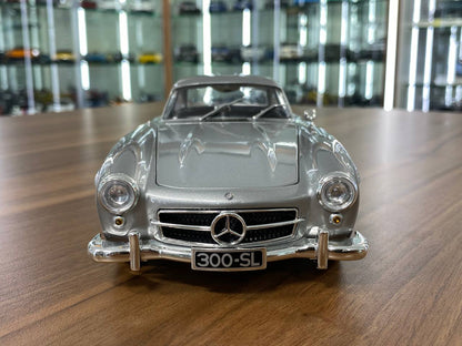 1:18 Diecast – Minichamps Mercedes-Benz 300 SL 1955 (Doors Opening)