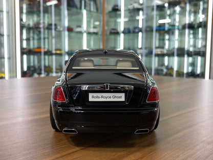 1:18 Diecast – Kyosho Rolls Royce Ghost (Full Opening) in Black/Silver